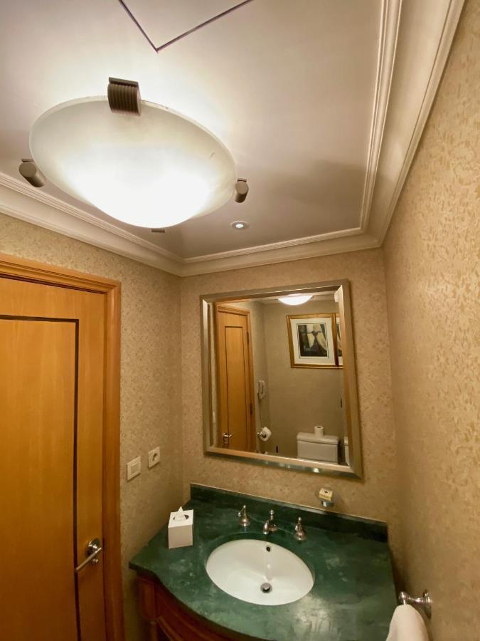 Chez Haytham At Four Seasons Nile Plaza Residential Appart hôtel Le Caire